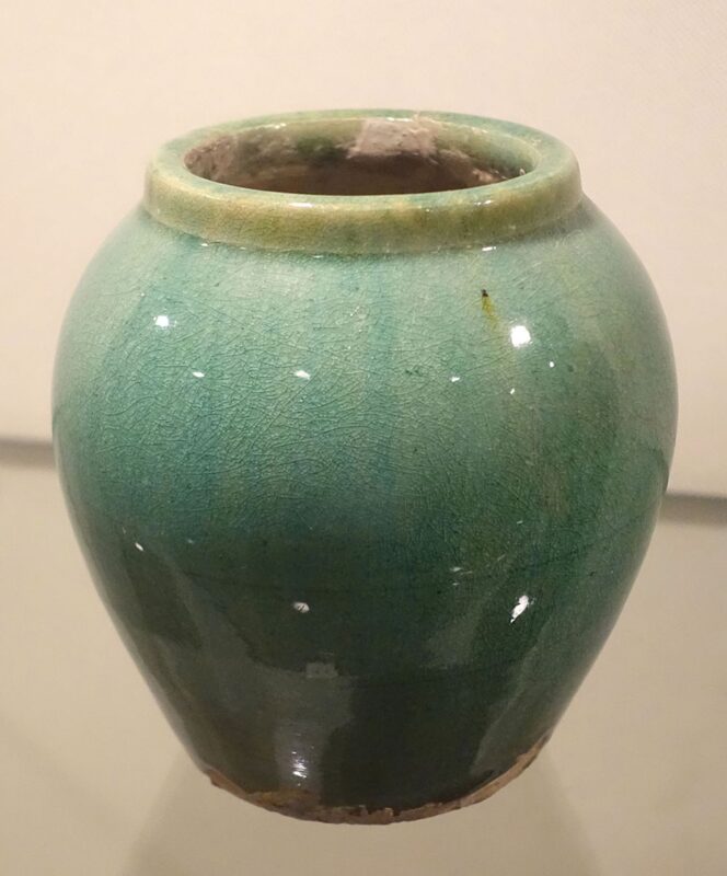 Bien Hoa Ceramic Pot with green glaze during Nguyen Dynasty in 19th century. Adapted from the Exhibition of the Vietnam National Museum of Fine Arts, 2014.