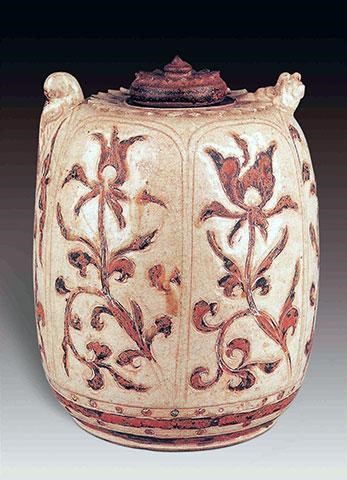 Vase found in Ly’s Dynasty with tiny brown glazed. Adapted from Vietnam  National Museum of History n.d
